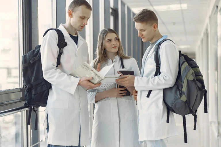 Studenti zdravotní školy