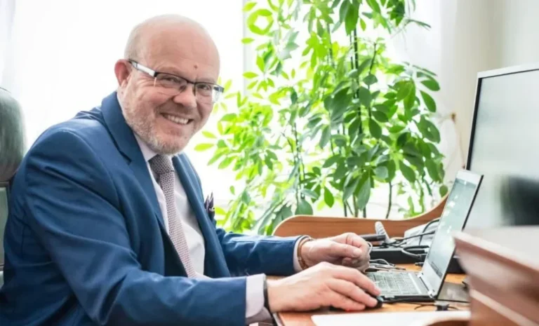 Vlastimil Válek