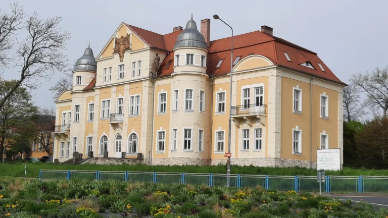 Kasárny Most